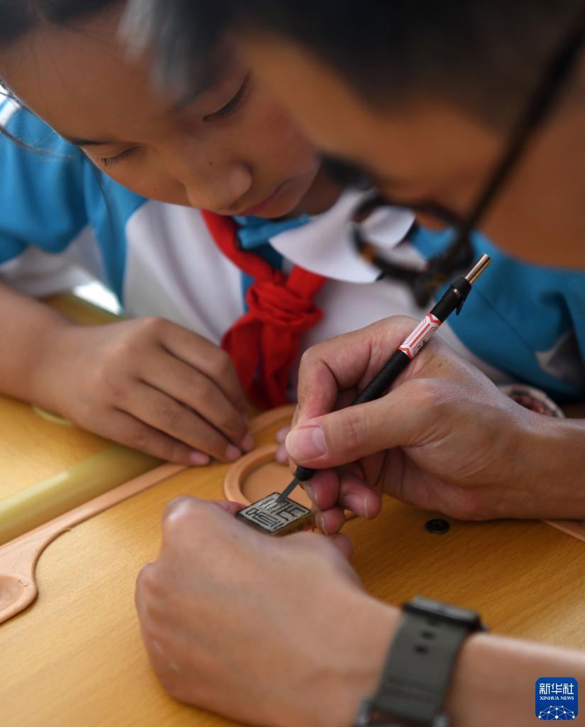mg游戏中心下载